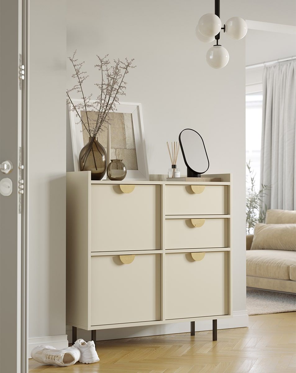 Skriňa na topánky SIGI so zásuvkou SBG3S
Farba: Champagne Beige
Noha: čierna
Rukoväť: dubová rukoväť RIND
